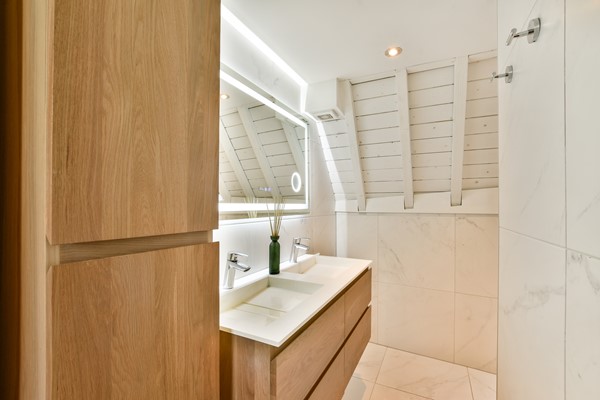 Medium property photo - Warmoesstraat 34B, 1012 JE Amsterdam